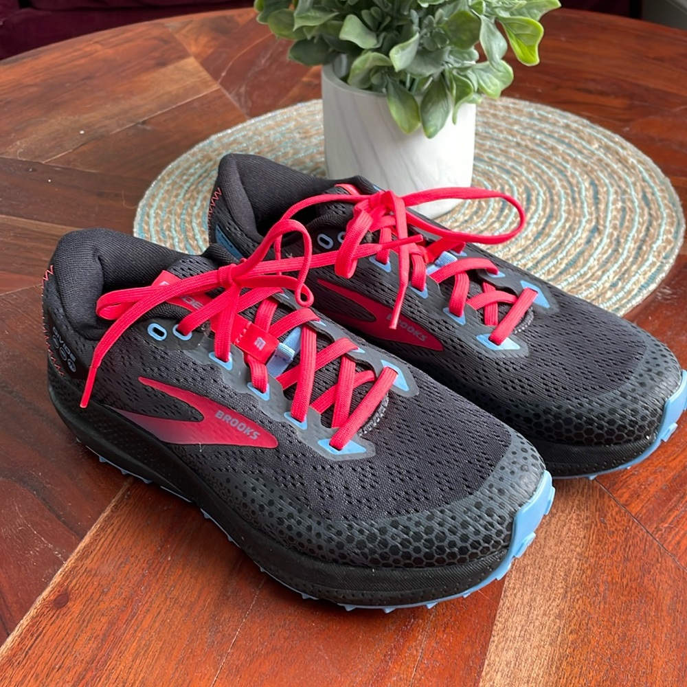 Brooks Divide Trail Running Sneakers